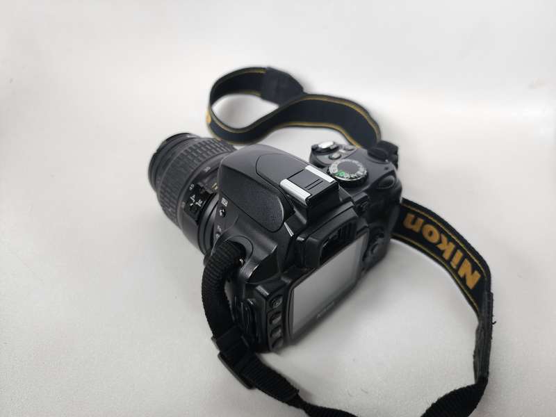 TRADE IN CLEARANCE  : NIKON DIGITAL CAMERA D40X