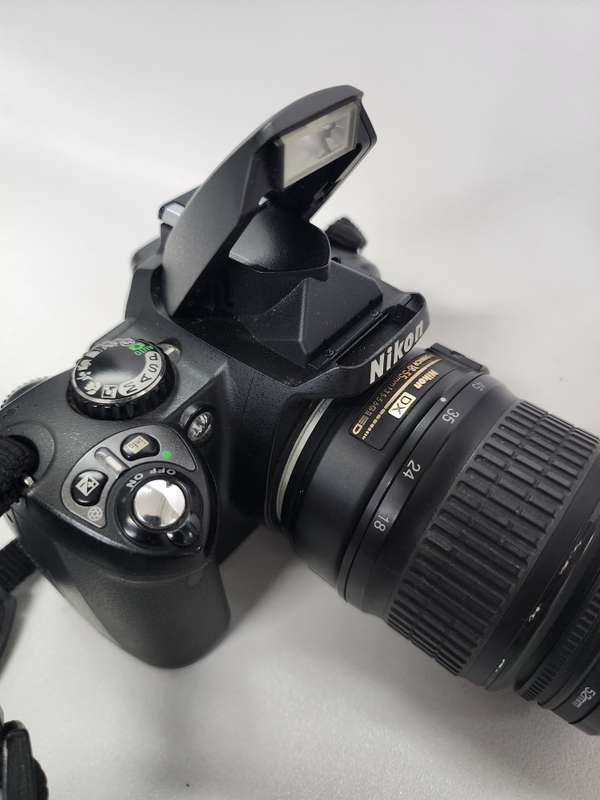 TRADE IN CLEARANCE  : NIKON DIGITAL CAMERA D40X