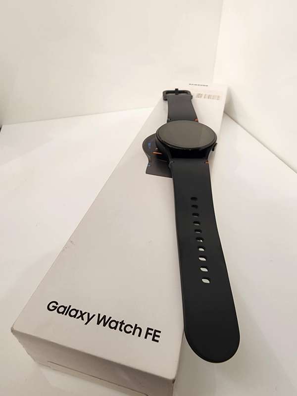 Samsung Galaxy Watch FE 40mm (Wi-Fi) preowned
