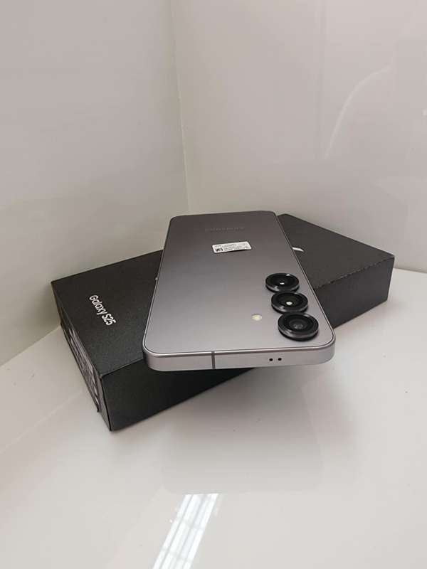 Samsung S25 256GB preowned