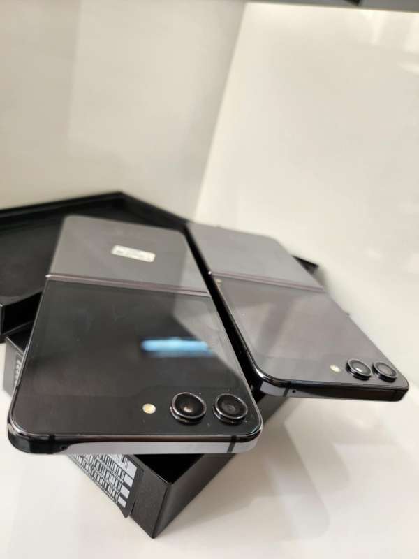 Samsung Galaxy Z Flip 5 256GB preowned