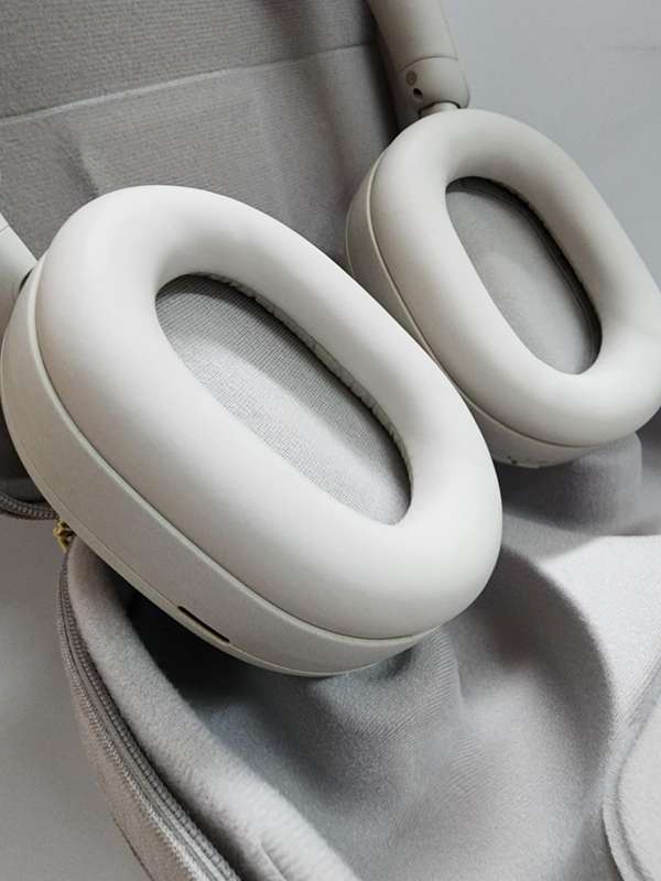 Sony Bluetooth Wireless Headphone, Silver preowned