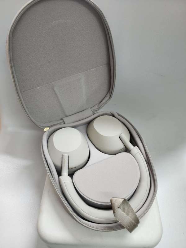 Sony Bluetooth Wireless Headphone, Silver preowned