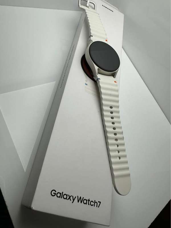Samsung Galaxy Watch7 - 40mm Bluetooth (1 week old)