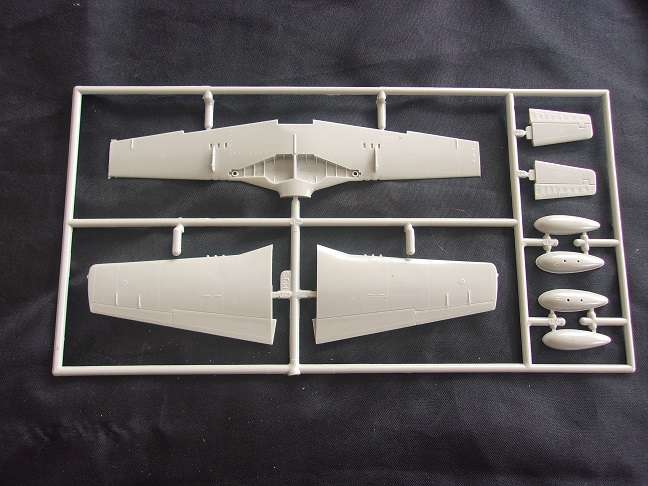 Hasegawa 1:72 scale Mustang & Heller Spitfire model plane kits for 1 bid