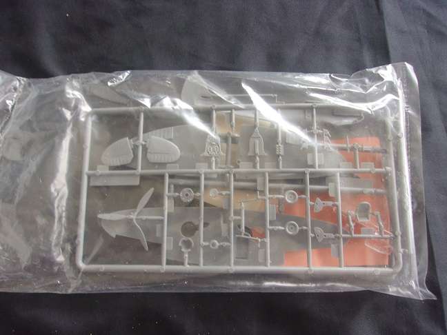 Hasegawa 1:72 scale Mustang & Heller Spitfire model plane kits for 1 bid