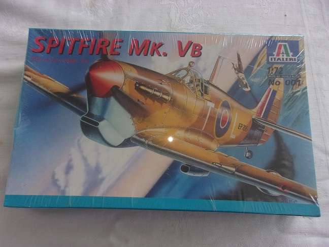 Factory sealed 1:72 scale Frog Canberra Bomber & Italeri Spitfire for 1 bid