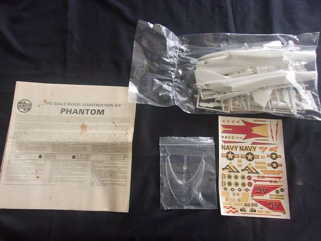 Academy 1:72 scale Focke-Wulf & Airfix McDonnell Phantom model plane kits for 1 bid