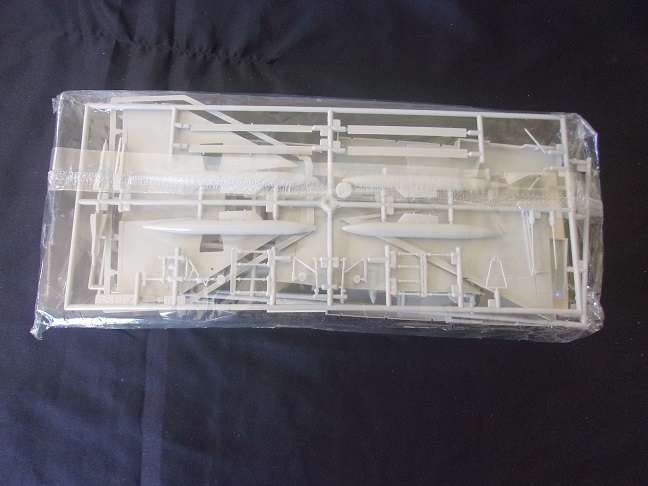 Hasegawa 1:72 scale BAC E.E. Lightning & Delta Dart model plane kits for 1 bid
