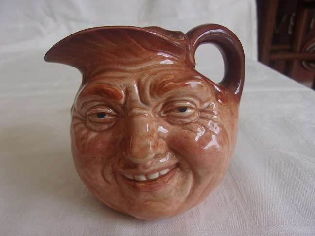 Vintage Beswick salt & pepper & 2 Royal Doulton character jugs for 1 bid
