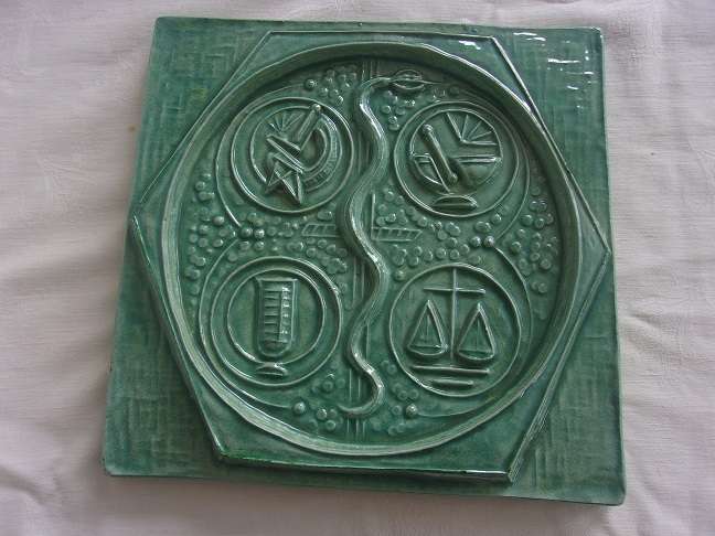 Limited edition plaque "A Dedication to Pharmacy" by Dirk Meerkotter: 1922-2017