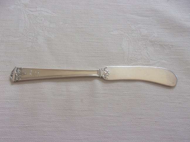 8 International Silver Co Sterling silver butter spreader knives - 203.2g silver weight