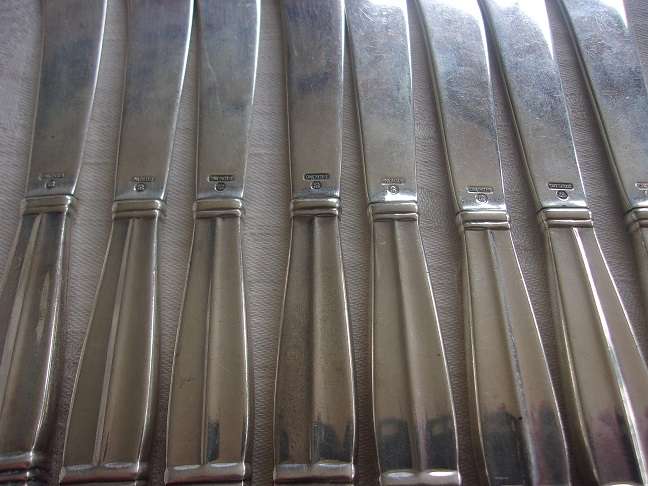 8 Vintage International Sterling Royal Danish Sterling silver butter spreader knives - 262.9g