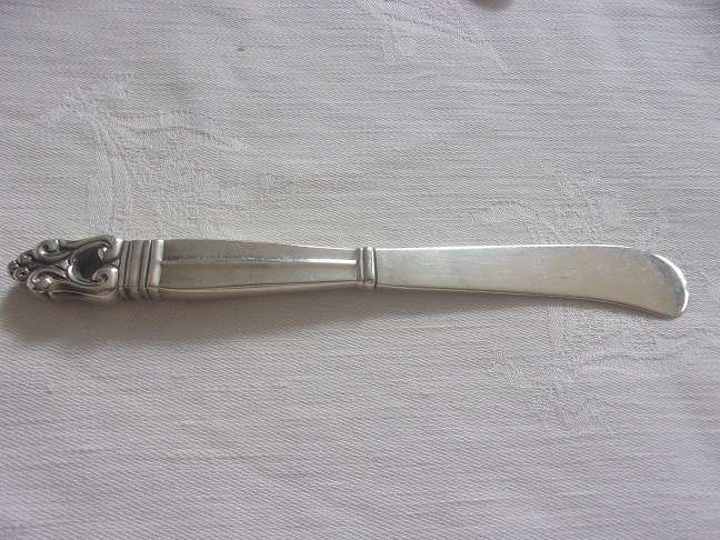 8 Vintage International Sterling Royal Danish Sterling silver butter spreader knives - 262.9g