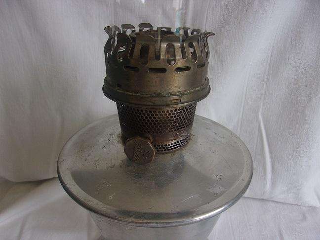 Vintage Aladdin Model 21c kerosene table lantern with glass chimney & new wick