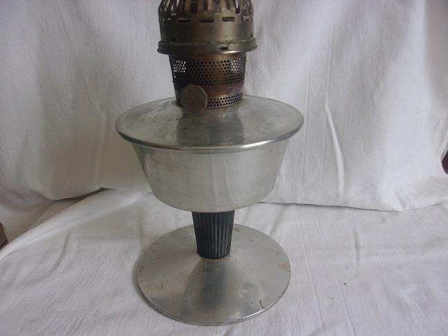 Vintage Aladdin Model 21c kerosene table lantern with glass chimney & new wick