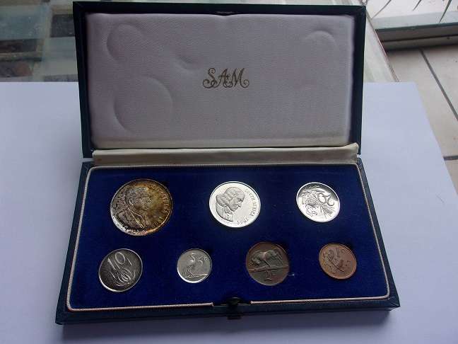 1969 SA short proof set with silver R1 in SAM box