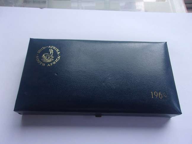 1969 SA short proof set with silver R1 in SAM box