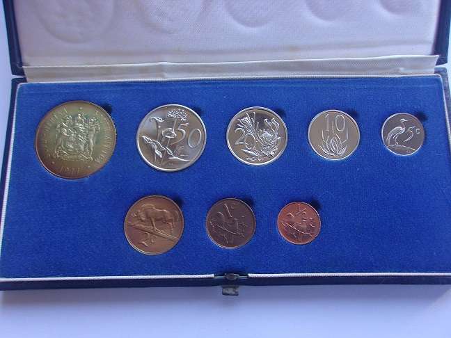 1977 SA short proof set with silver R1 in SAM box