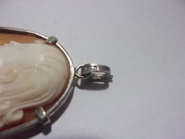 Vintage Sterling silver mounted cameo pendant