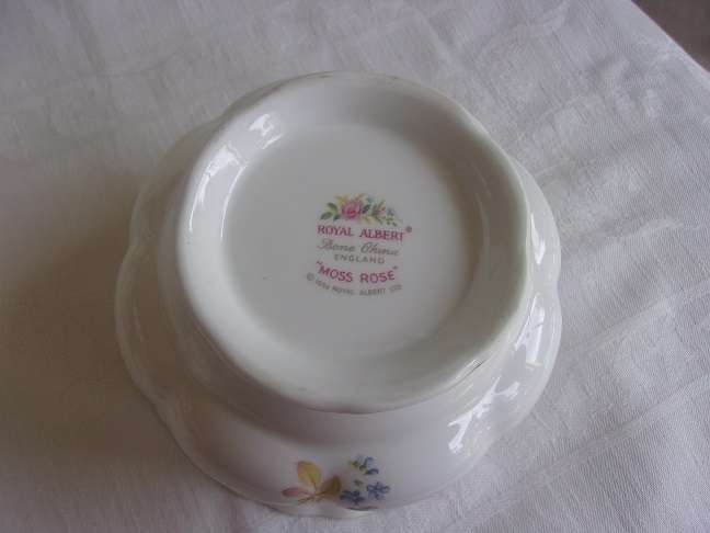 Vintage 21 piece Royal Albert "Moss Rose"  tea set - good condition