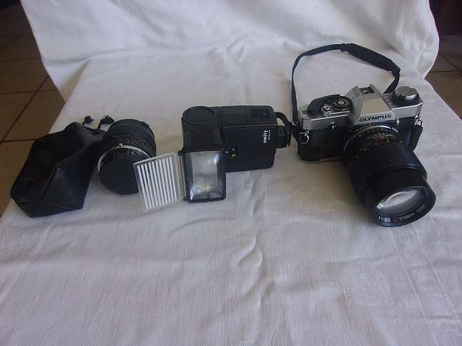 Vintage Olympus OM-G camera + extra lens + flash