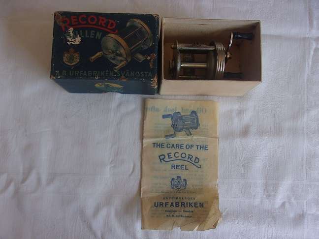 Rare vintage Record No. 1550C casting reel - works perfectly