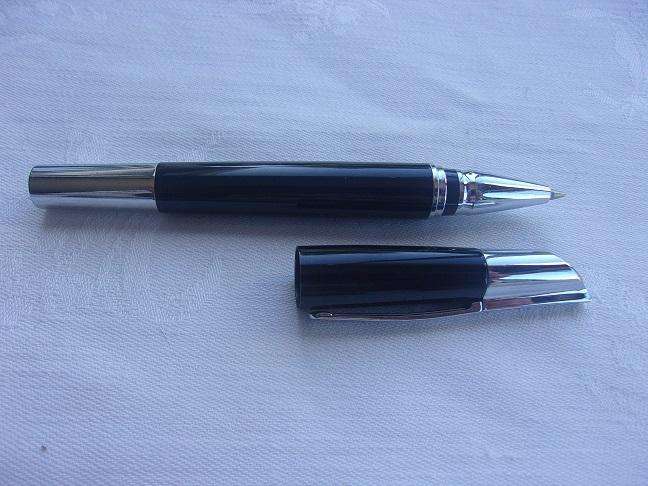 2 Balmain Paris rollerballs, 1 Parker ballpoint and a Quill propelling pencil for 1 bid