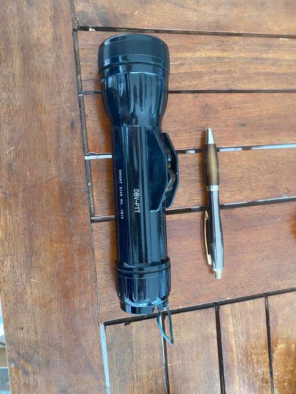 DBV-PTT Bright Star no 1819 Military Style Flashlite.