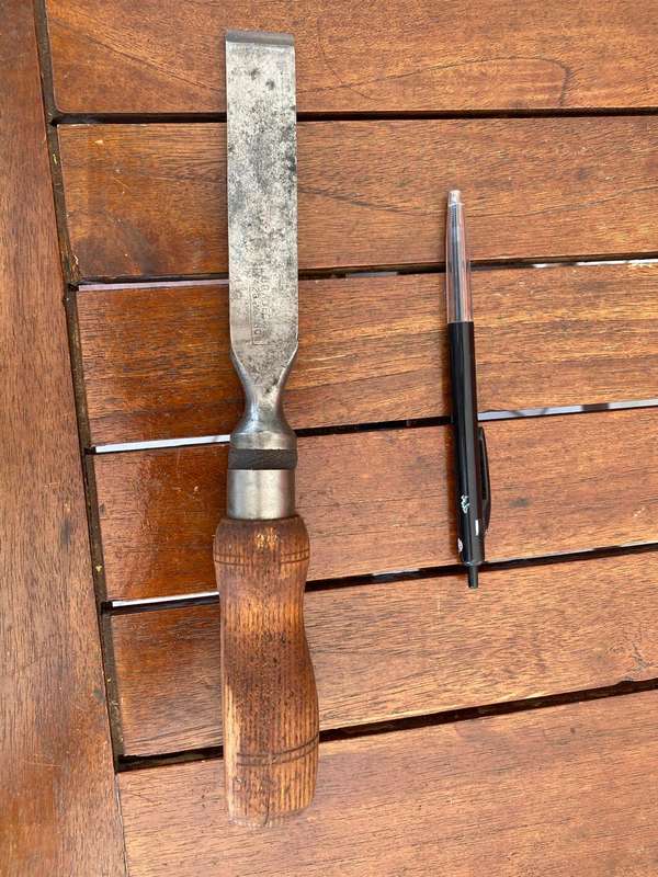 Vintage  Brades no 2423  78-inch Chisel.