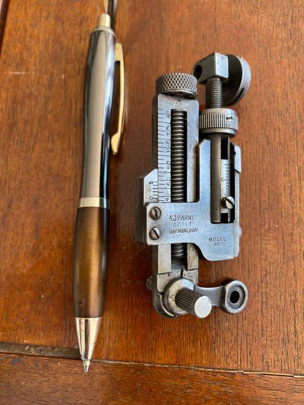 Aparently a Lee Enfield Long Rifle Target Sight.