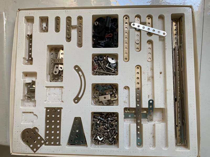 Meccano Type Interlocking set - PRASENT TRIX - there are 8 diffrent sets.