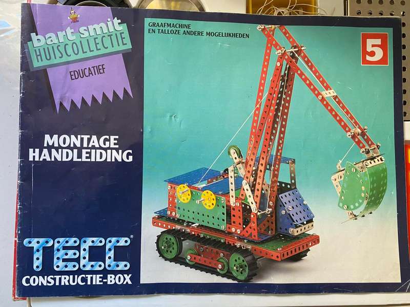 Meccano Type Interlocking set - PRASENT TRIX - there are 8 diffrent sets.