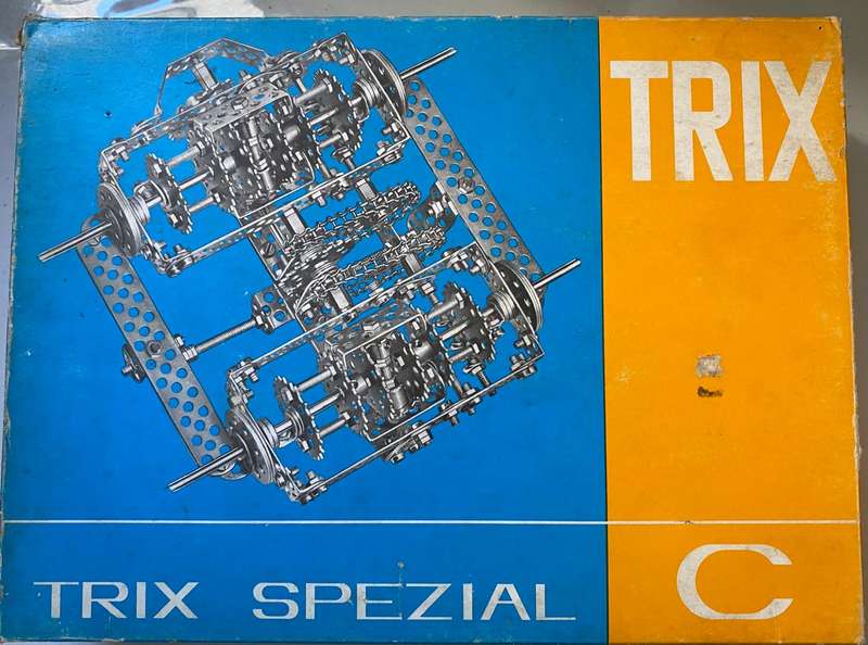 Meccano Type Interlocking set - PRASENT TRIX - there are 8 diffrent sets.