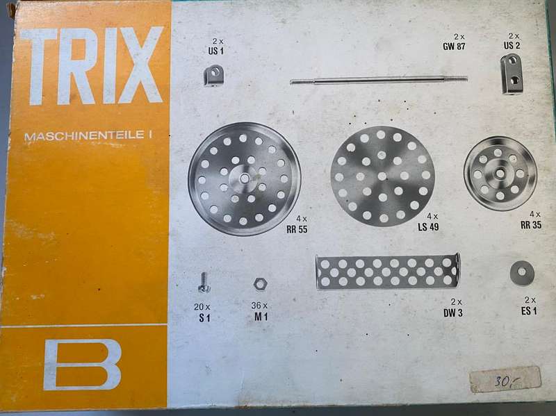 Meccano Type Interlocking set - PRASENT TRIX - there are 8 diffrent sets.