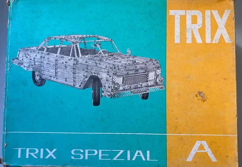 Meccano Type Interlocking set - PRASENT TRIX - there are 8 diffrent sets.