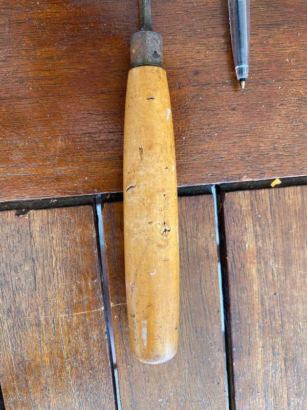 Tall 33 cm Very Thin 3mm Chisel.