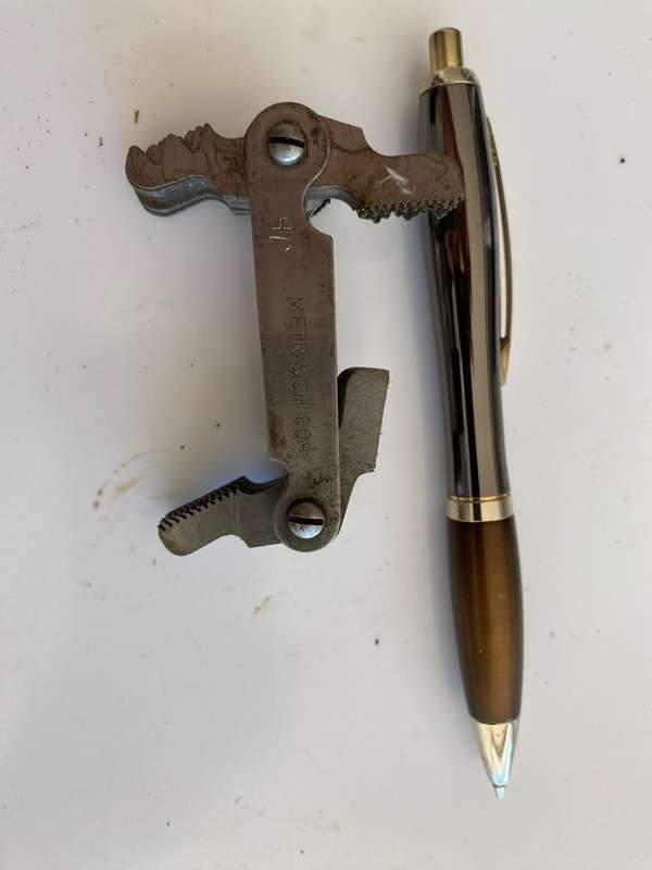 Inside Outside Screw Pitch Gauge.  - Metric 60 o and Whitworth 55 o.