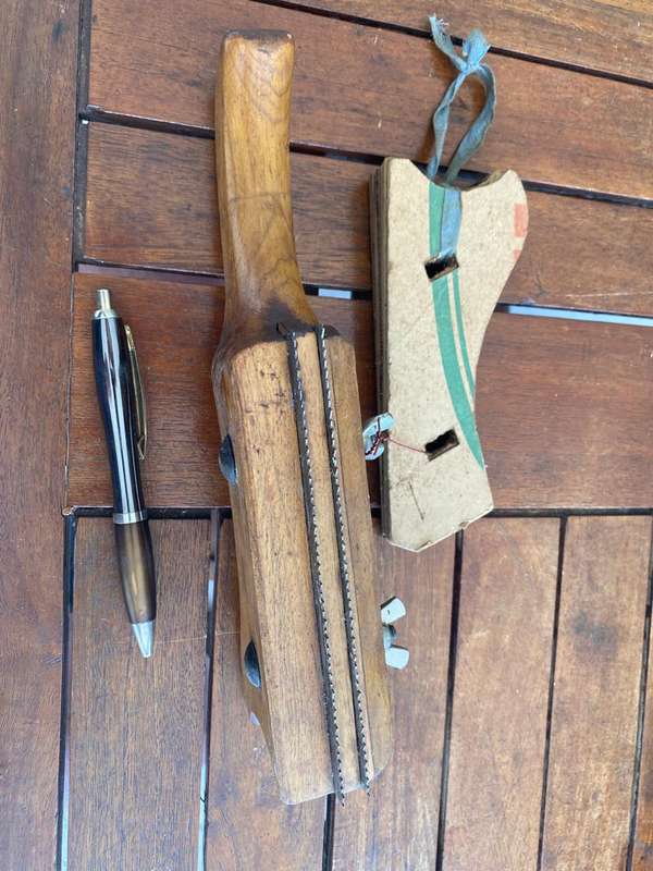 An Inlay/Veneer Saw with 8 Different Width Shims.