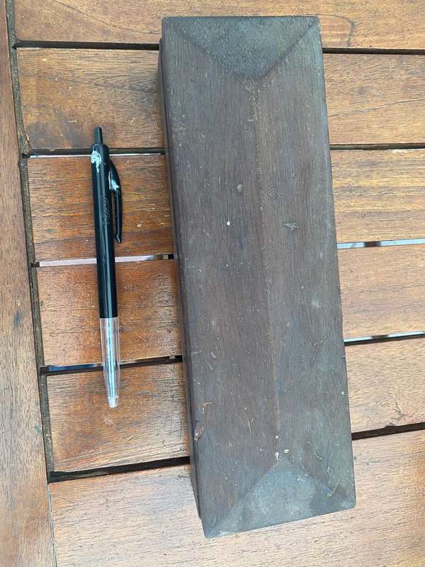 Arkansaw Oilstone 15x5 cm in a Coffen Wooden Box.