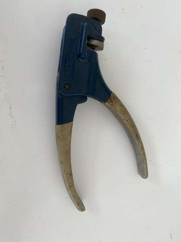 Vintage Eclips no. 77 Saw Set.