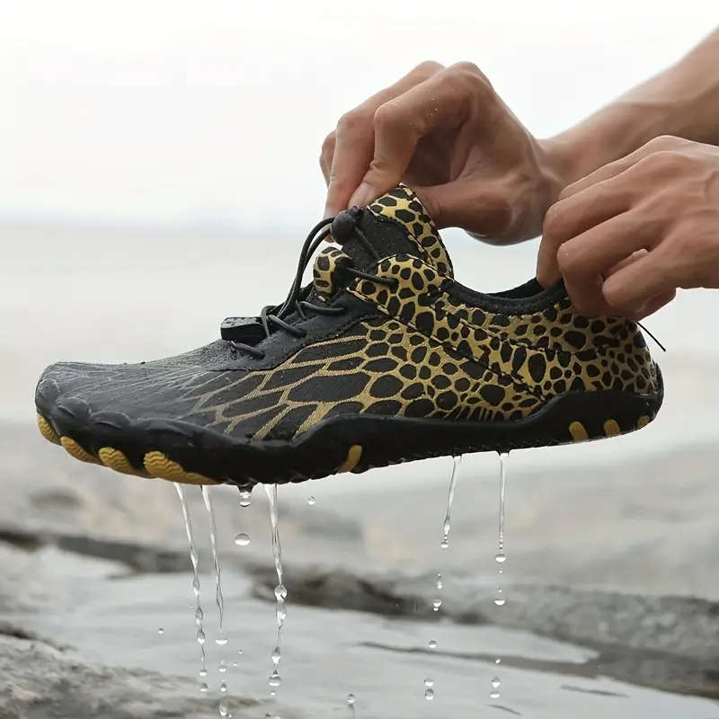 Glitzy Gold Star  Aqua Outdoor Water/ barefoot shoe  Size 6