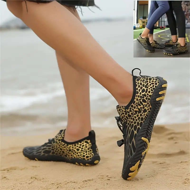 Glitzy Gold Star  Aqua Outdoor Water/ barefoot shoe  Size 6