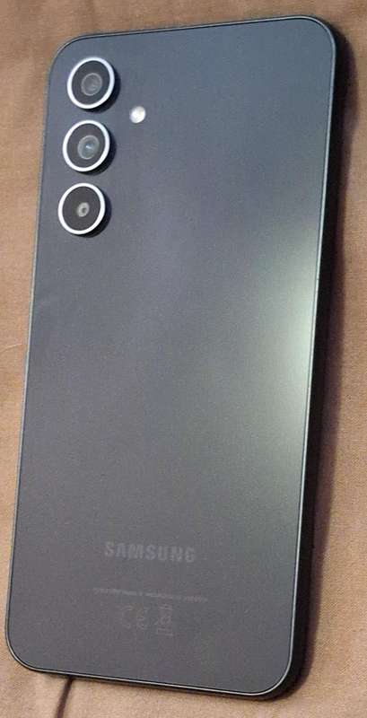 Samsung A54 Mint Condition with x12 cases
