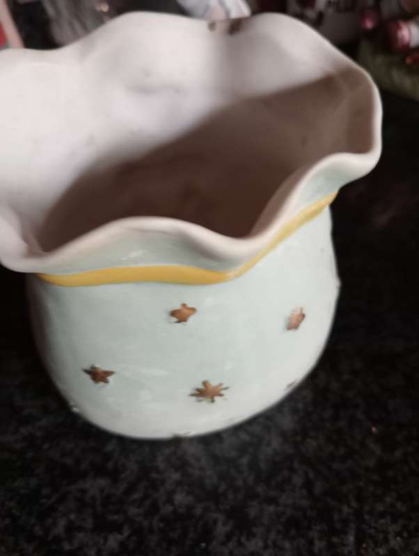 VINTAGE 10CM FLOWER VASE