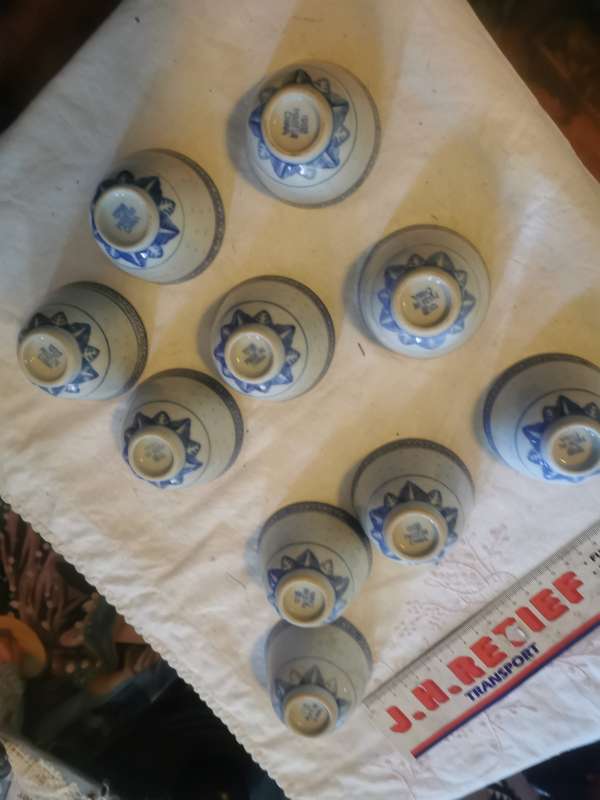 10 VINTAGE CHINESE CUPS