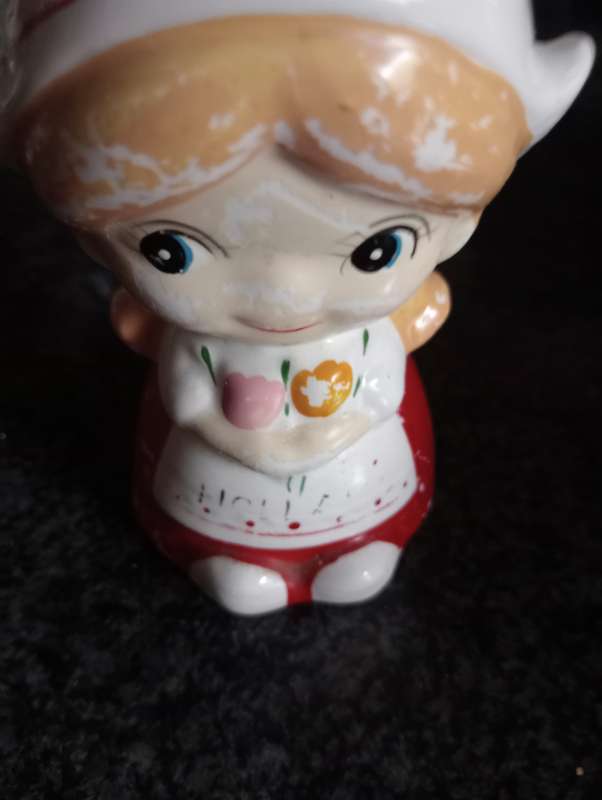 VINTAGE 12 CM GIRL ORNAMENT