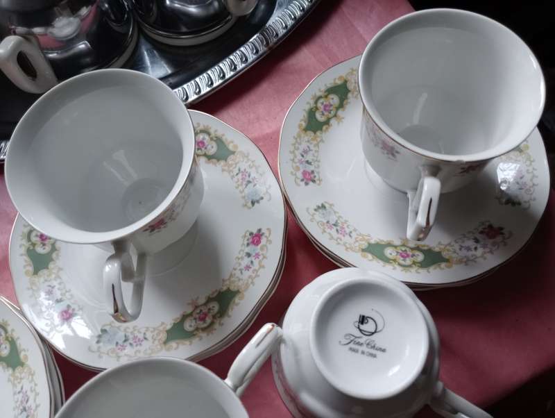 VINTAGE 12 PIECE FINE CHINA PORCELAIN