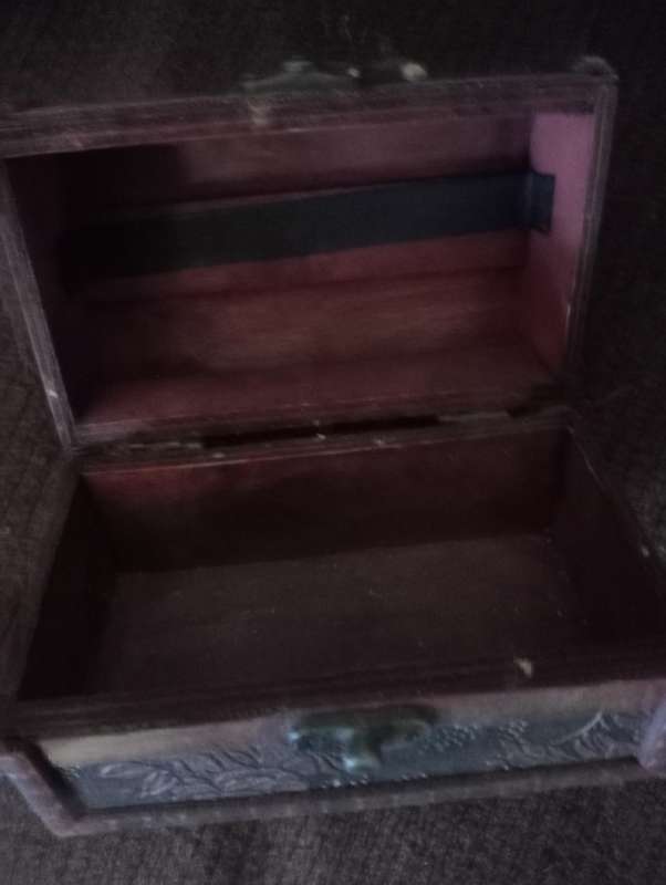 Vintage charm jewelry box