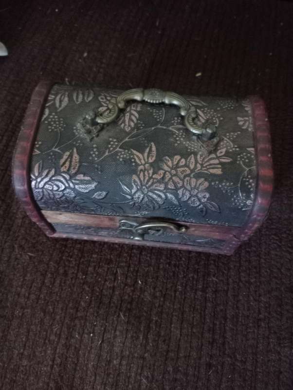 Vintage charm jewelry box